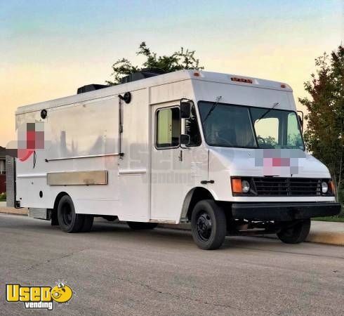 28' Workhorse Mobile Kitchen Food Truck