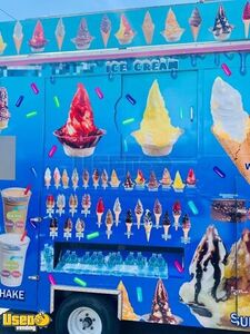 Mobile Ice Cream Parlor / Soft Serve Ice Cream Vending Concession Trailer