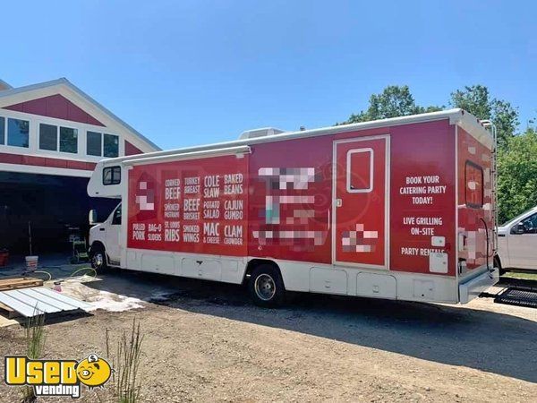 Used 2006 Winnebago Outlook Catering Truck with Bathroom