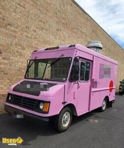 Chevrolet Step Van Food Truck / Ready to Roll Kitchen on Wheels