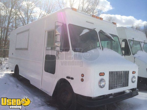 2 Freightliner Mobile Kitchen Food Trucks