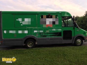 2012 22' Isuzu Reach Food Truck with 2018 Kitchen Build-Out