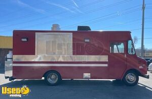 Chevrolet P30 Diesel Food Truck with a Professional Never Used 2022 Kitchen