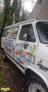 Chevy Van 20 Ice Cream Vending Truck / Used Ice Cream Store on Wheels