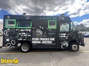 PICK UP ONLY FIXER-UPPER 2000 International 1652-SC Food Truck