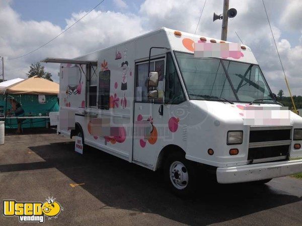 1996 - Chevy P30 Mobile Kitchen / Food Truck