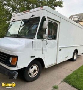 Ready to Go - 18' Chevrolet P30 Step Van Kitchen Street Food Truck