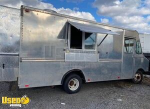 Newly Built Commercial Mobile Kitchen / Inspected Kitchen Food Truck