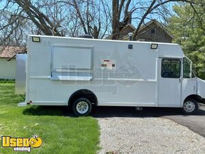 2006 16' Ford Utilimaster Step Van Kitchen Food Truck with Brand New Kitchen Equipment