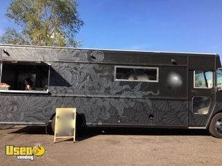 Awesome 22' Diesel International Step Van Food Truck/Mobile Kitchen