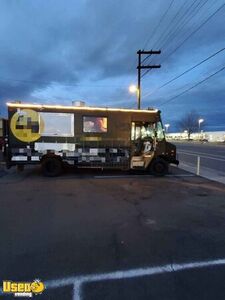 2007 Chevrolet Workhorse Food Truck / Ready to Cook Mobile Kitchen