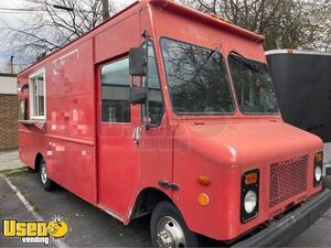 2001 Freightliner TK Ready to Work Step Van Kitchen Food Truck