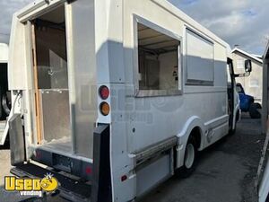 2012 Isuzu Reach All-Purpose Food Truck with On Board Ice Cream Machine