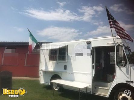 18' Workhorse Diesel Step Van Kitchen Food Truck/Mobile Kitchen