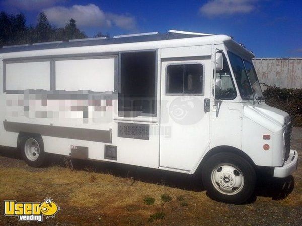 26' Chevy Worhorse Step Van Food Truck/Mobile Kitchen with Workhorse Chassis