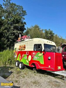 2025 Vintage Style Truck Designed Concession Food Trailer