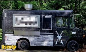 2003 23' Freightliner All-Purpose Food Truck with All NSF Equipment