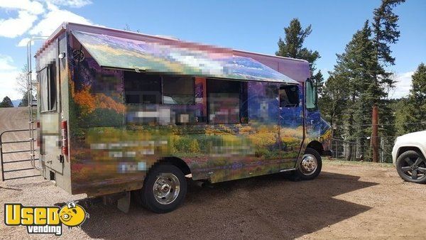 Freightliner Mobile Kitchen Food Truck