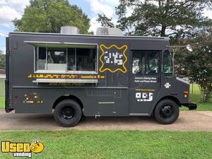 Low Mileage 2003 25' Workhorse P42 Mobile Kitchen Diesel Food Truck