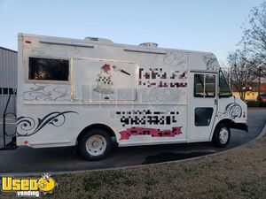 2008 16' Workhorse Bakery Food Truck with 2019 Commercial Kitchen Build-Out