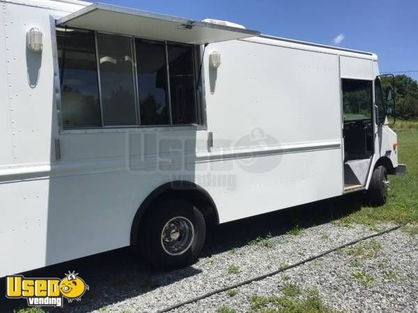Chevrolet P30 Step Van Kitchen Food Truck / Used Kitchen on Wheels