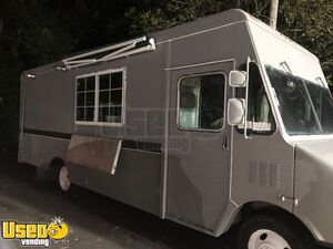 Diesel Chevrolet Step Van Mobile Food Vending Unit / Kitchen Food Truck