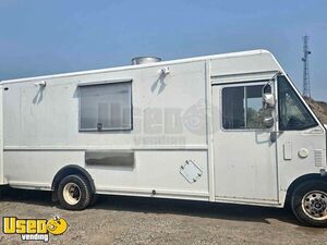 2001 16' Ford Econoline All-Purpose Food Truck with Fire Suppression System