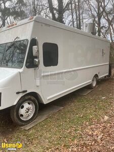 2005 Workhorse All-Purpose Food Truck | Mobile Food Unit
