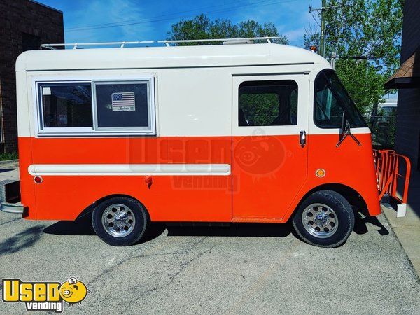 Vintage 1966 Ford Grumman Olson Food Truck / Clean Mobile Food Unit