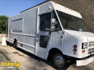 Great Running 2002 Workhorse P42 19' Step Van Kitchen Food Truck