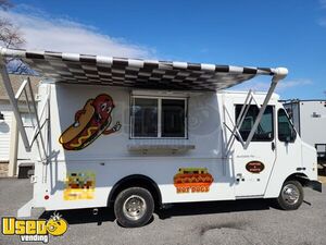 2014 Ford E-350 Hot Dog Food Truck with All NSF Equipment