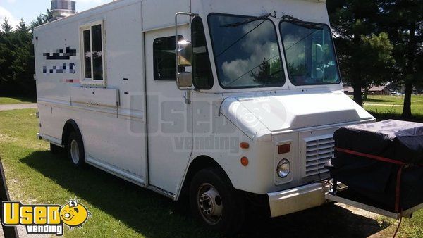 1995 Chevy P-30 Diesel Food Truck with 2013 Kitchen