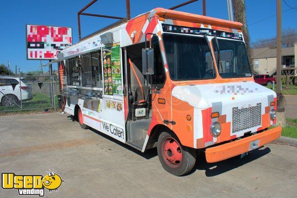 2004 Workhorse P4500 24' Stepvan Catering Truck and Kitchen Food Truck