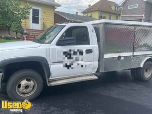 2005 - 16' GMC Sierra 3500 Lunch Serving Canteen-Style Food Truck