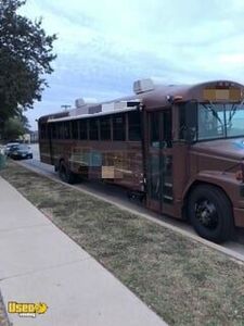 2005 Diesel All-Purpose Mobile Bus Food Truck with Newly Built Kitchen