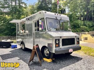 Nice Chevy P30 Food Truck with 2023 Kitchen Buildout &  Pro-Fire Suppression