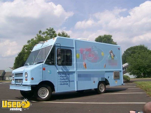 2000 - Ford Stepvan Soft Serve Ice Cream Truck