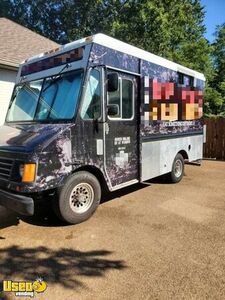 Nicely-Equipped 2000 Workhorse Step Van 20' Kitchen Food Truck