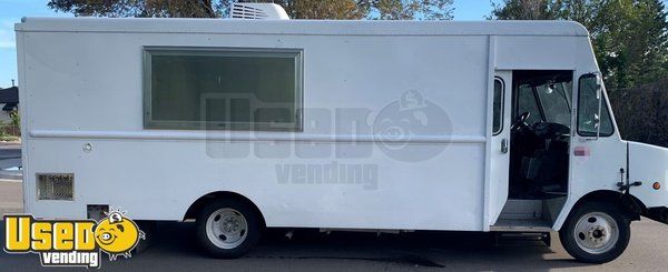 2003 Workhorse 26' Step Van Pizza Food Truck with New Interior