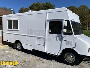 20' Diesel Chevrolet P30 Step Van Food Truck with Unused 2021 Kitchen