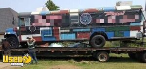 30' Chevrolet Blue Bird Diesel Wood-Fired Pizza Bus / Mobile Pizzeria