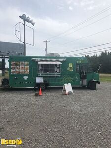 2006 - 26' Ford E-450 Utilimaster Mobile Kitchen / Used Food Truck