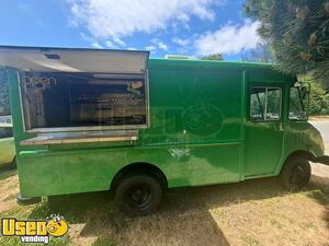 Clean - Chevrolet P30 All-Purpose Food Truck Professional Mobile Food Unit