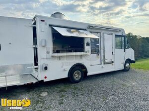 21' Chevrolet P-30 All-Purpose Food Truck Mobile Food Unit