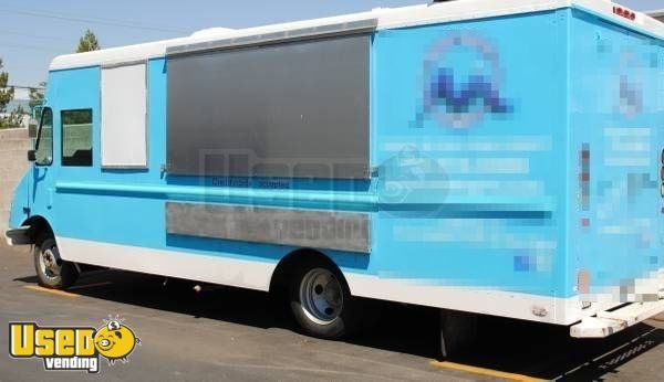 Used 26' Chevrolet P30 Step Van Food Truck / Mobile Kitchen
