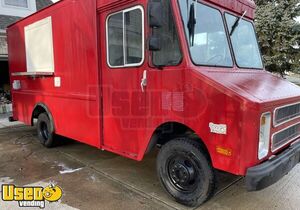 13' Chevy P30 Food Truck with Never Used Professional 2023 Kitchen