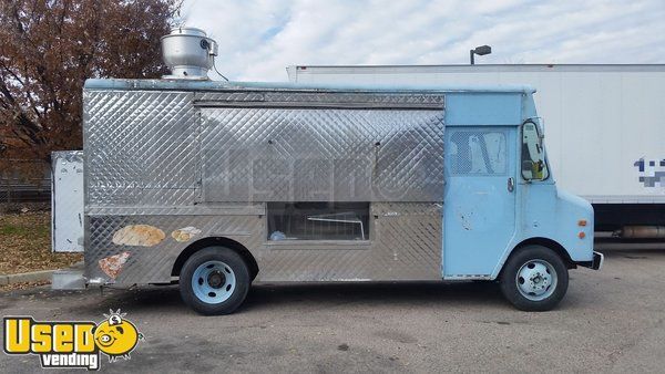 6.9' x 19.2' Chevy Mobile Kitchen Used Food Truck- 2016 Kitchen Build
