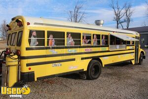 2005 Bluebird Diesel Bustaurant Food Truck w/ Bathroom Mobile Kitchen- New Paintjob