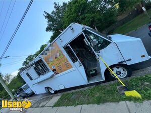 2000 Utilimaster Diesel Food Truck with Pro-Fire Suppression