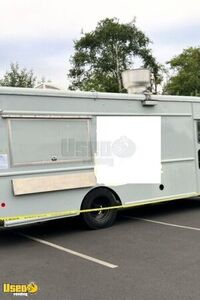 Well Equipped - 25   International All-Purpose Food Truck Mobile Food Unit